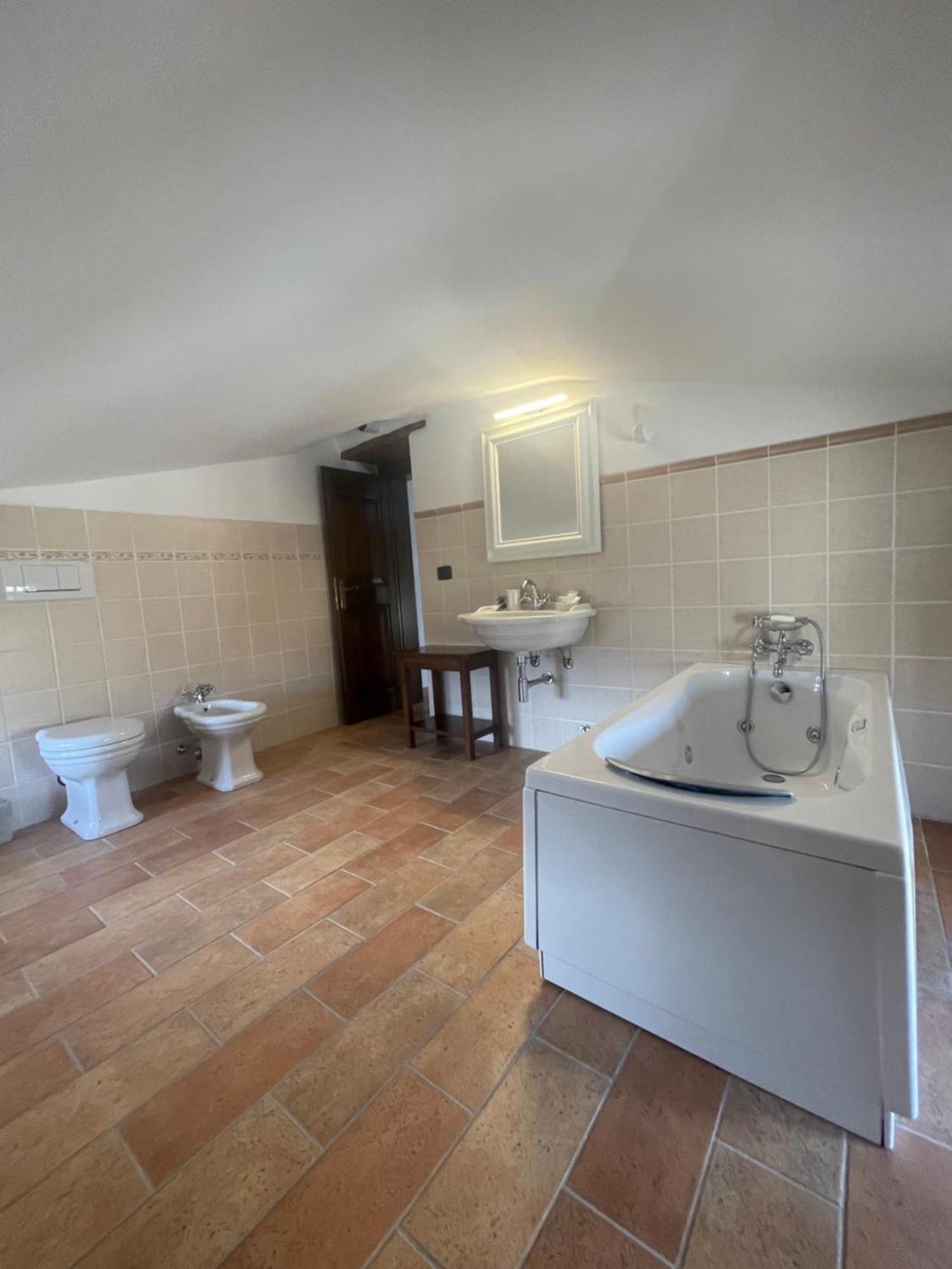 Locale Guest House Pietralunga  Ngoại thất bức ảnh